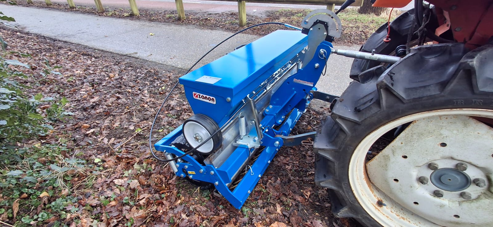 Overjarig nieuwe Zanon 1,3 Mtr. zaaimachine / doorzaaimachine - Image 5