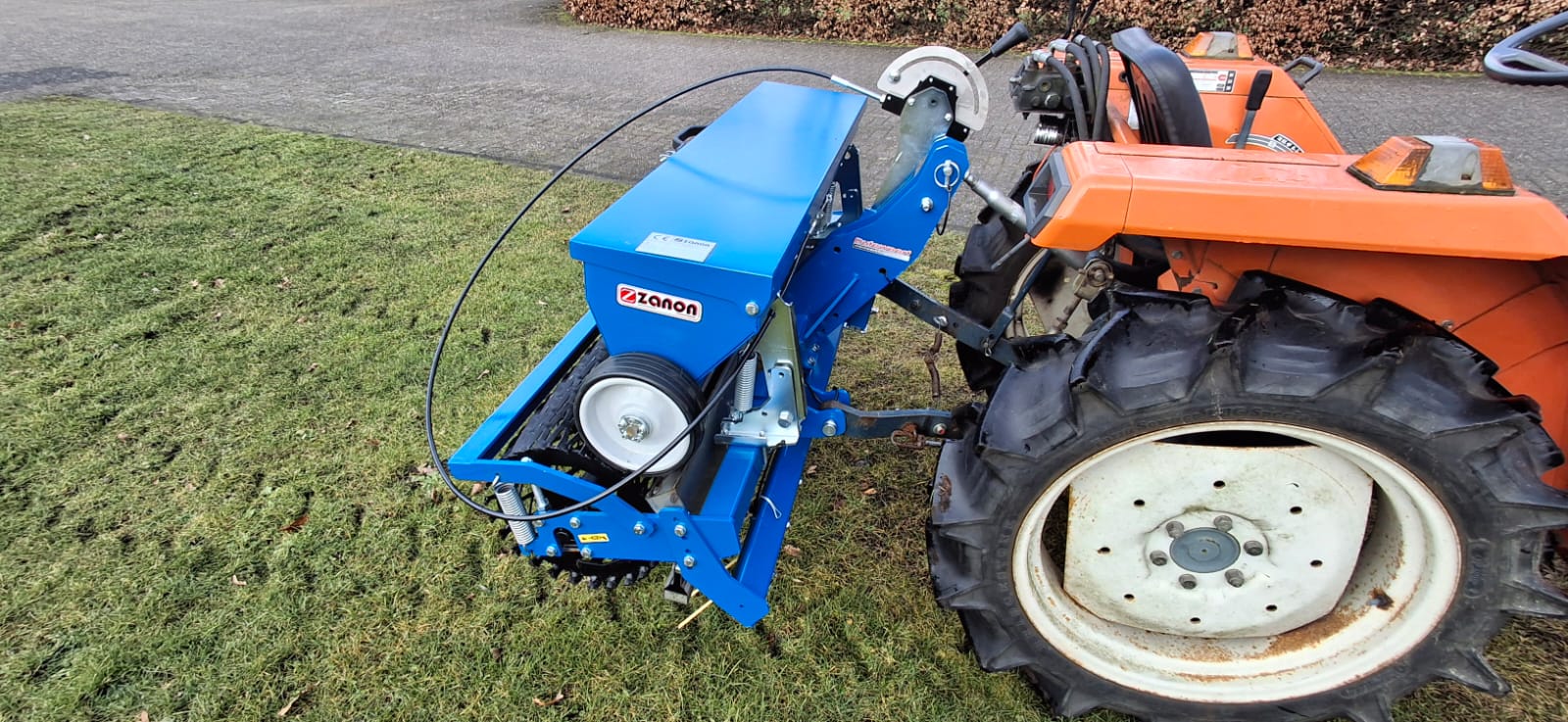 Overjarig nieuwe Zanon 1,3 Mtr. zaaimachine / doorzaaimachine - Image 9