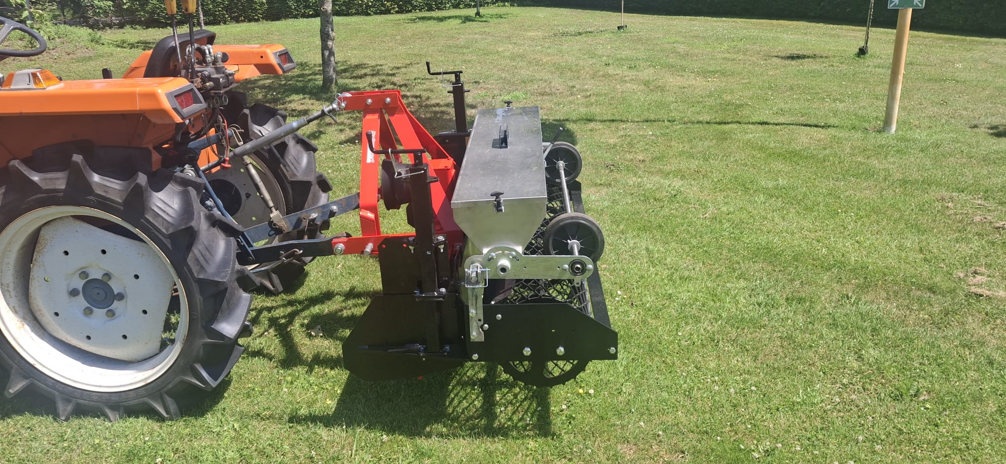 Nieuwe Tecma MGT 1300 rotorkopeg met jong gebruikte zaaikit - Image 6